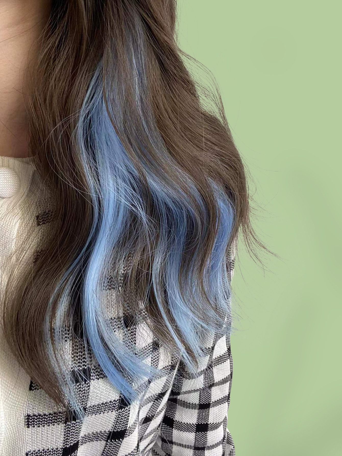 Wigs vs. Hair Extensions - Which is Better?